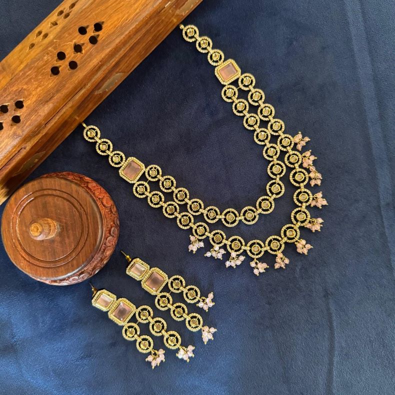 VICTORIAN DUAL LINE PINK BLOCK NECKLACES