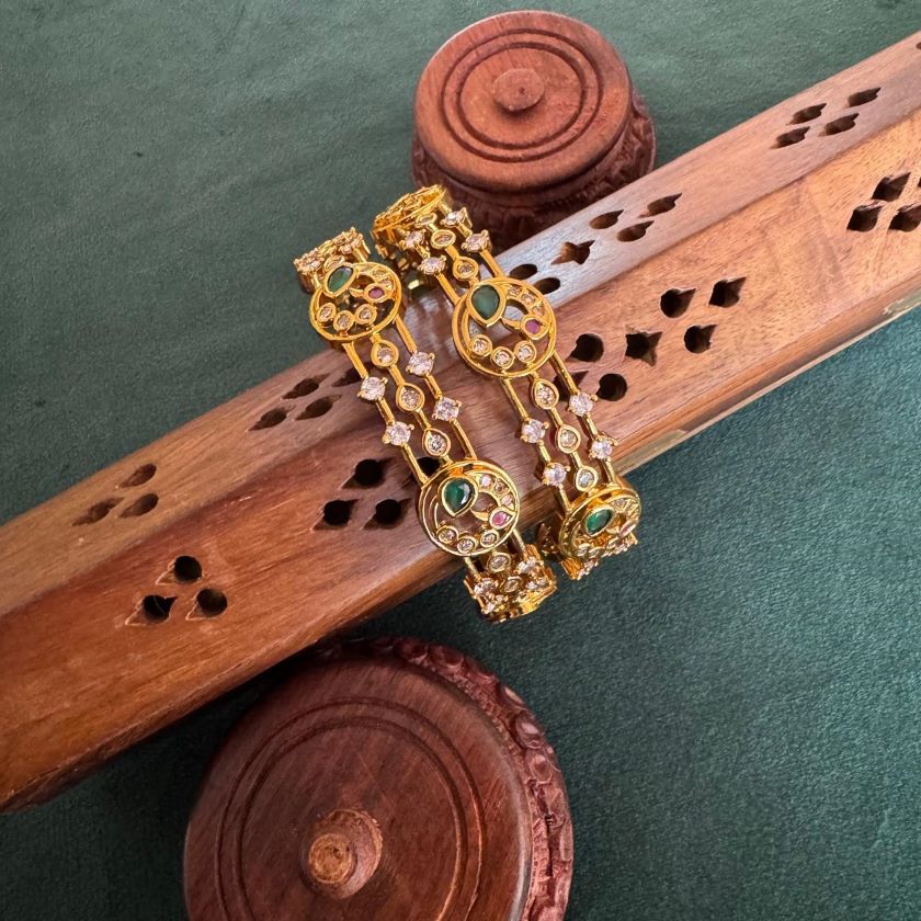 TRIPLE LINE ANTIQUE PEACOCK STONE BANGLE